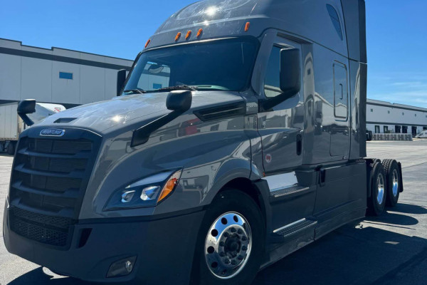 2024 Freightliner Cascadia 