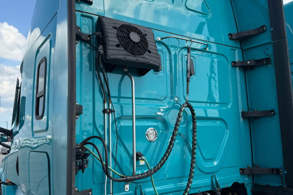 2022 Freightliner Cascadia 