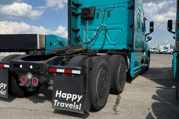 2022 Freightliner Cascadia 