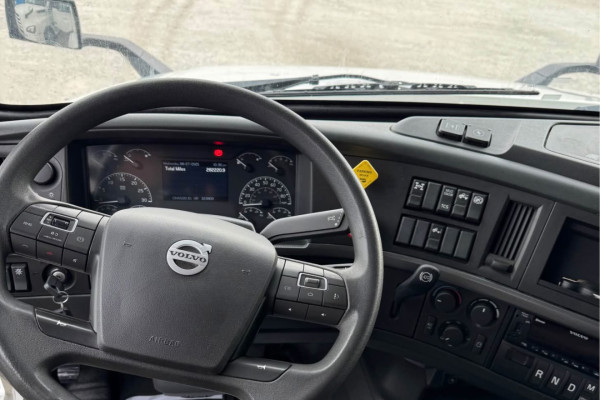 2023 Volvo Vnl760