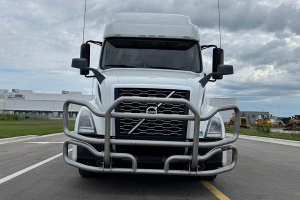2023 Volvo Vnl760