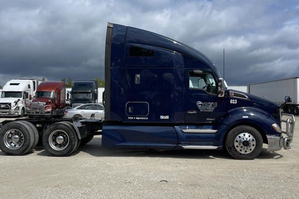 2022 Kenworth T680