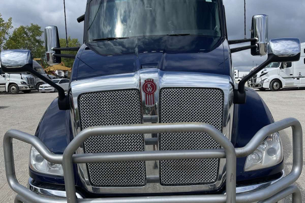 2022 Kenworth T680