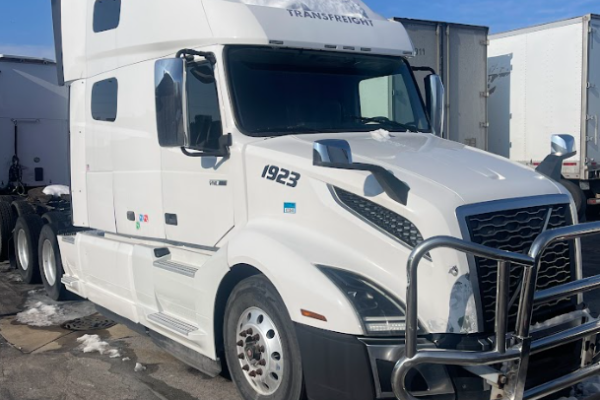 2019 VOLVO VNL 760